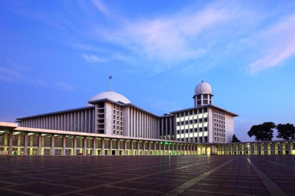 Patra Comfort Jakarta Exterior photo