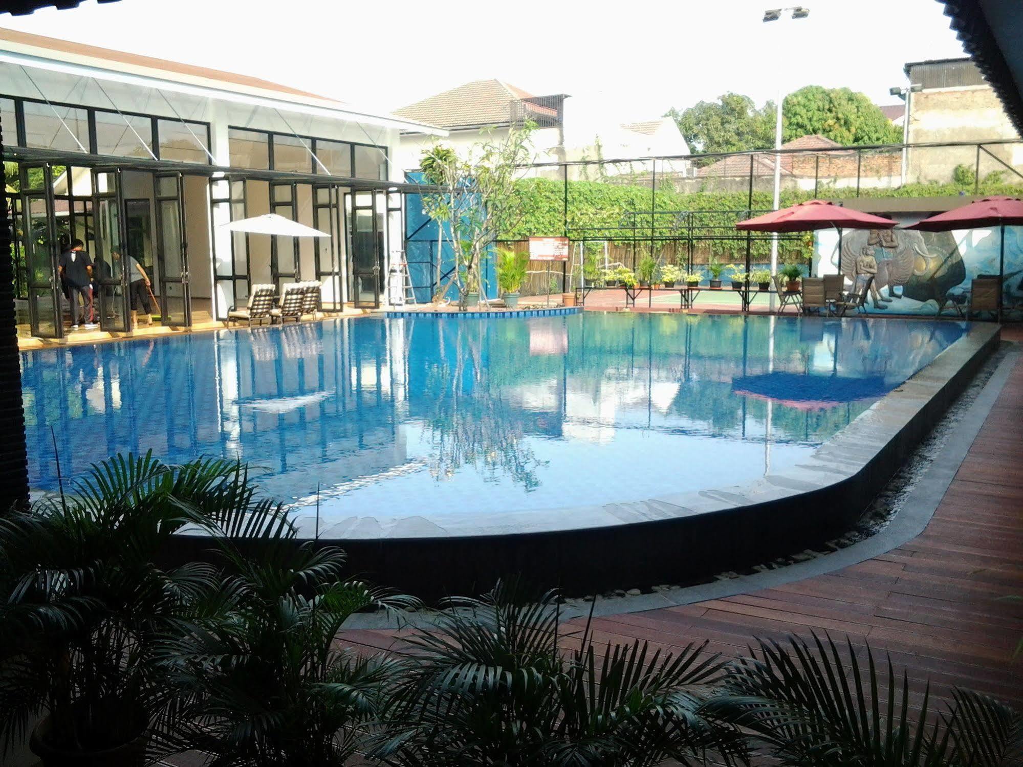 Patra Comfort Jakarta Exterior photo